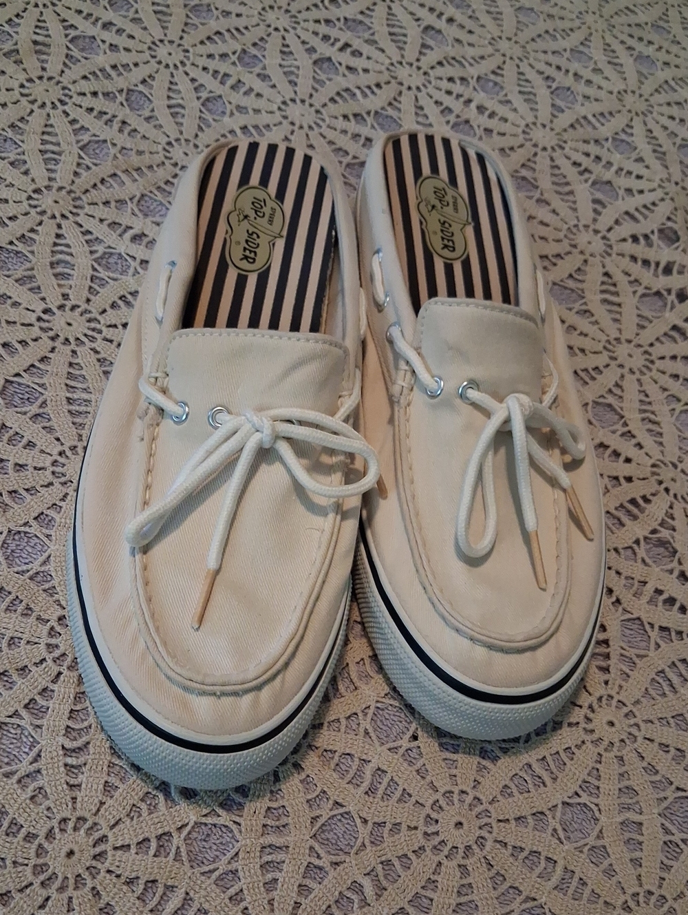 Sperry Woman Cream Canvas Slip-On Moccasins